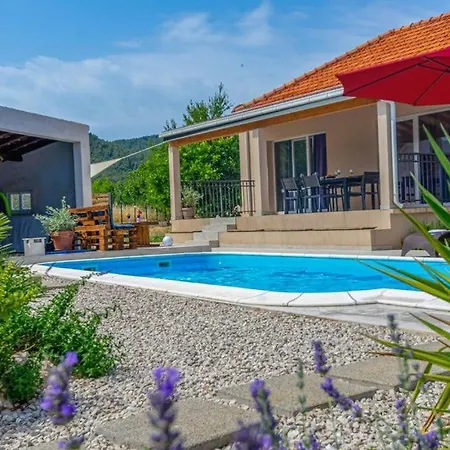 Villa Mab Sweet By Guide *